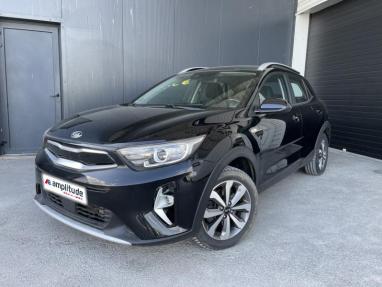 Voir le détail de l'offre de cette KIA Stonic 1.0 T-GDi 100ch MHEV Active iBVM6 de 2021 en vente à partir de 13 799 € 